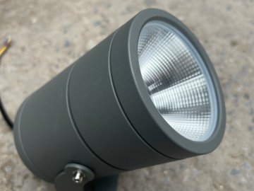 Cắm cỏ nhôm đúc 30w